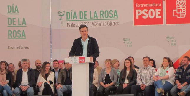 Pedro Sánchez en el Día de la Rosa en Casar de Cáceres