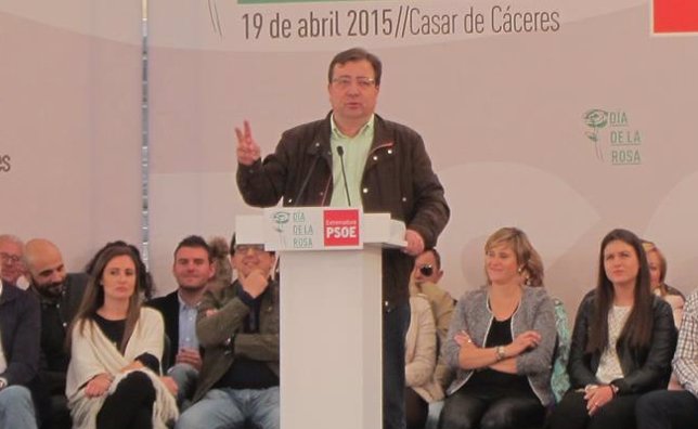 Guillermo Fernández Vara en el Día de la Rosa en Casar de Cáceres
