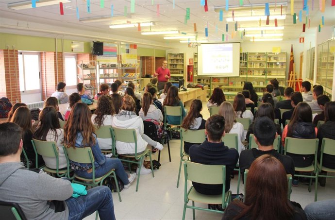 NDP+Fotografías Los Alumnos Del IES Rambla De Nogalte Reciben Una Charla Sobre E