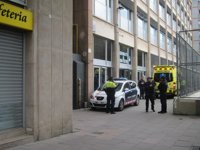 Successos.- El menor que ha matat un professor ha ferit 2 mestres i 2 alumnes lleument