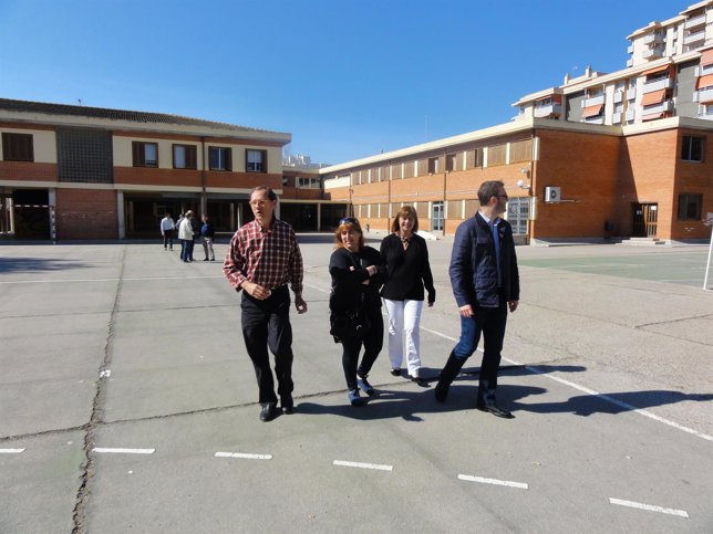 Armengol e Hila de visita de colegios