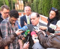 Villanueva asegura que la tramitación de autorizaciones de parques eólicos se ajusta a la legalidad