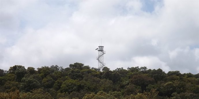 Torre de vigilancia contra incendios de la base de Cerro Muriano