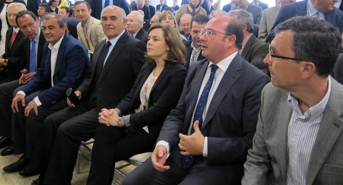 Garre, junto a Soraya Sáenz de Santamaría, Pedro Antonio Sánchez y Ballesta