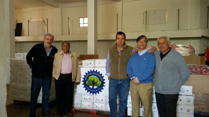 El Club Rotary de Cáceres entrega carne al Banco de Alimentos