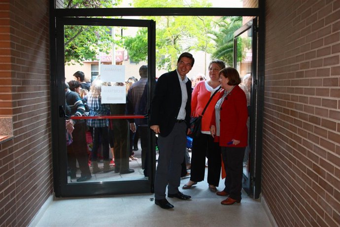 Unos 200 alumnos del San Juan de Ribera inician las clases en el Audiàs March