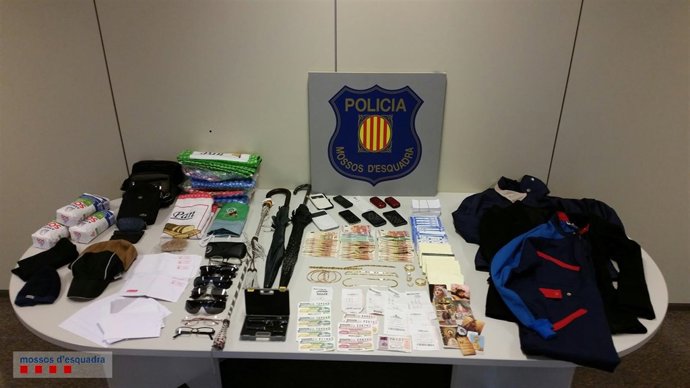 Detienen a cuatro hombres con 50 antecedentes por estafas de la 'estampita'