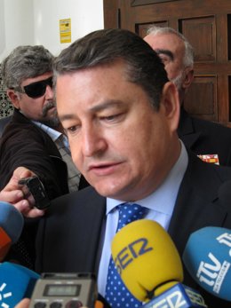 Sanz en declaraciones a los medios en San Fernando