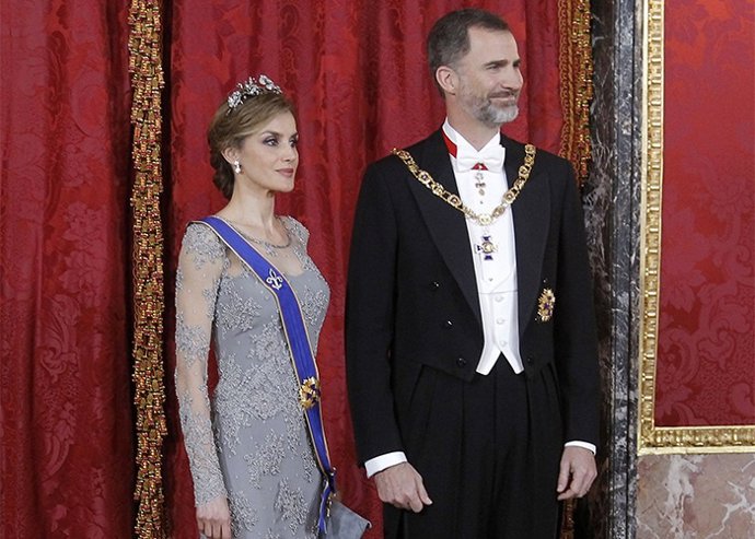 Reyes en cena de gala 