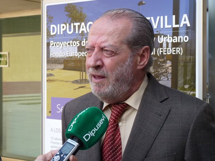El presidente de la Diputación de Sevilla, Fernando Rodríguez Villalobos