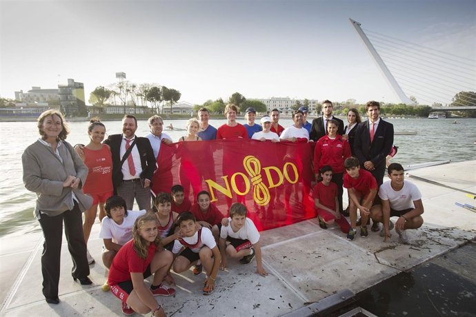  Zoido Visita Las Instalaciones Del Centro Deportivo Remo Guadalquivir