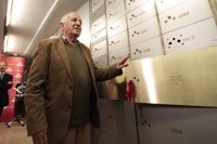 Goytisolo deposita en el Cervantes un poemario y un manuscrito con memorias y ficción