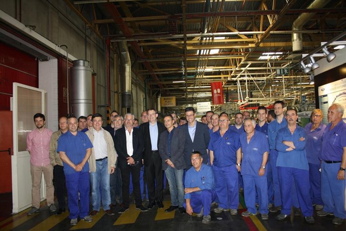 Ximo Puig en la factoría de Ford en Almussafes