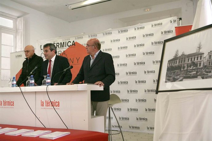 Centro cívico obra homenaje libro