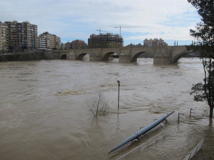 Avenida extraordinaria del Ebro