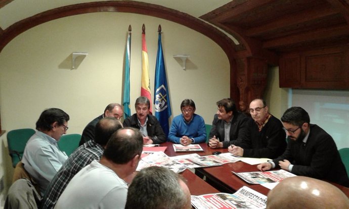 Reunión de sindicatos de Santa Bárbara y Grupos Municipales. 