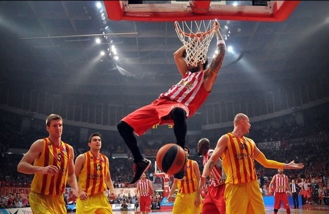 El FC Barcelona cae ante Olympiacos en el Pireo