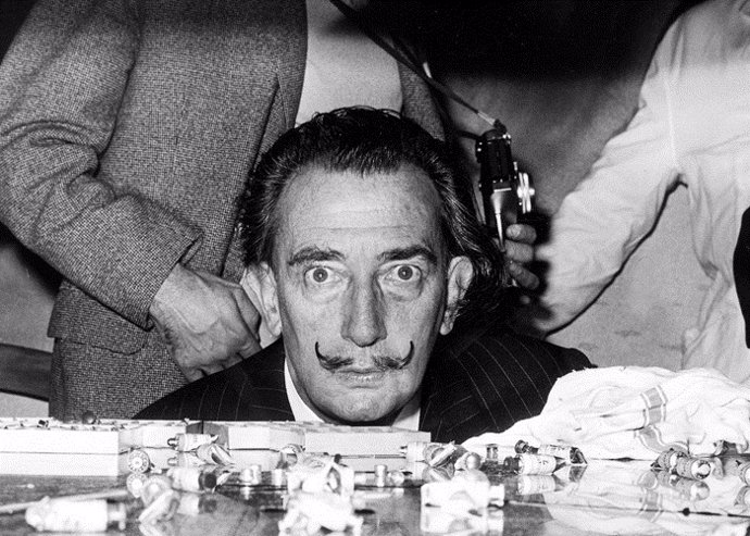 El pintor surrealista Salvador Dalí