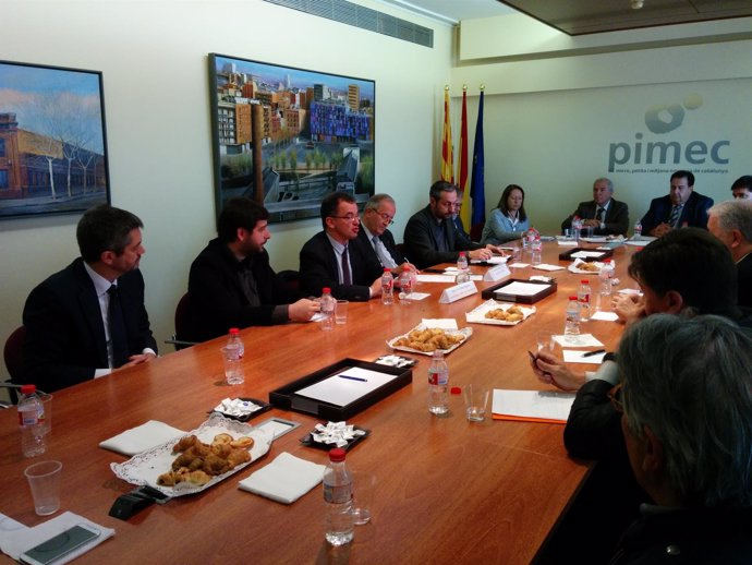 Alfred Bosch se reúne con la junta directiva de Pimec
