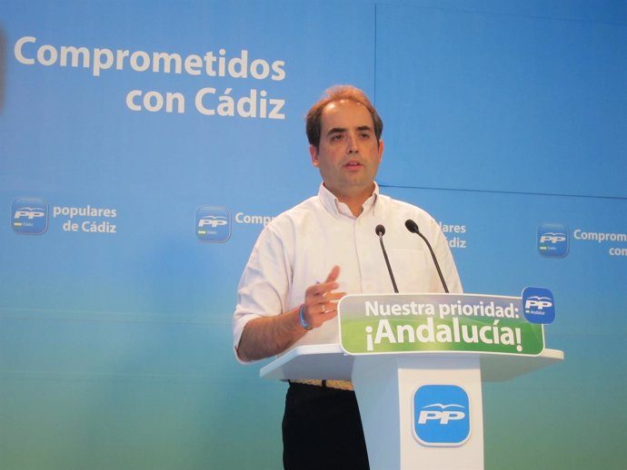 Antonio Saldaña en rueda de prensa