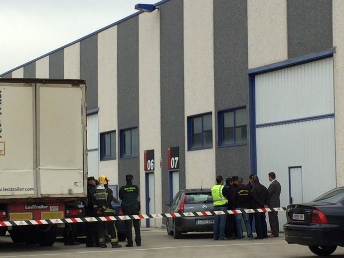 El hombre ha estado 17 horas encerrado en la nave