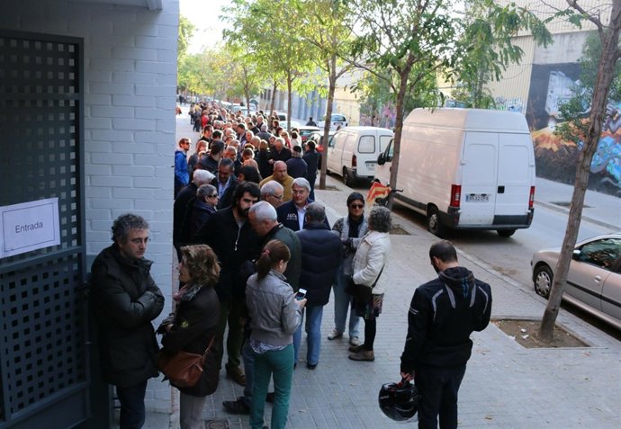 Colas para votar el 9N (Archivo)