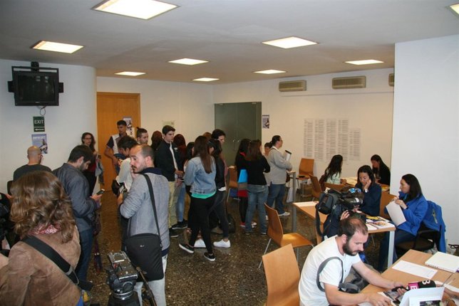 Jóvenes optan a puestos en el extranjero