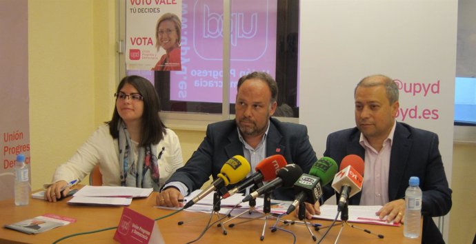 Los candidatos de UPYD en la lista al Ayuntamiento de Salamanca Ana María García