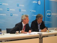Rueda se "suma" a quienes piden que Feijóo repita en Galicia en 2016, aunque lo ve centrado en la comunidad