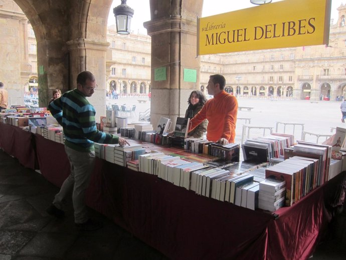 Día del Libro en la Plaza Mayor de Salamanca en 2014