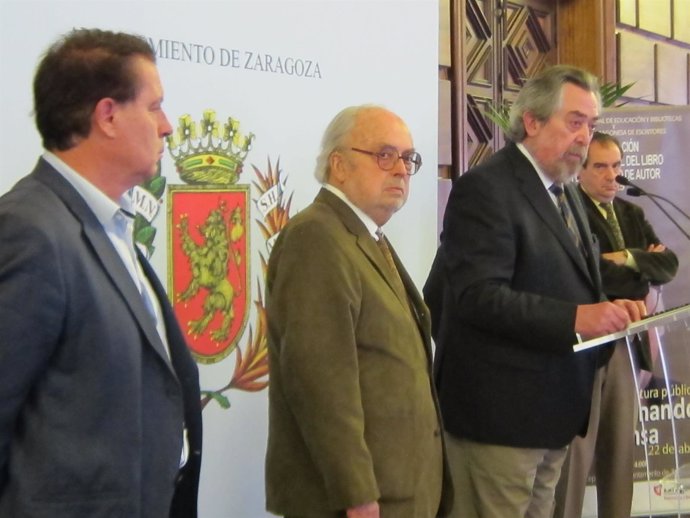 El alcalde Belloch y autor Fernando Aínsa inicia la lectura Día del Libro