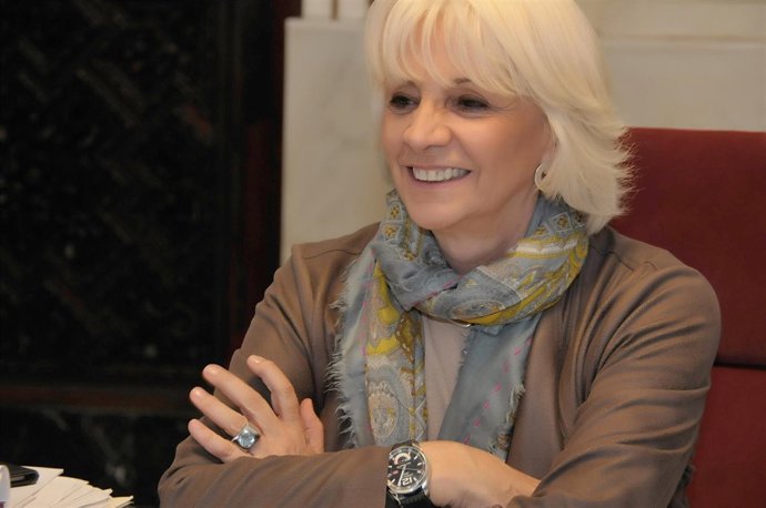 La alcaldesa de Cádiz, Teófila Martínez, durante la entrevista