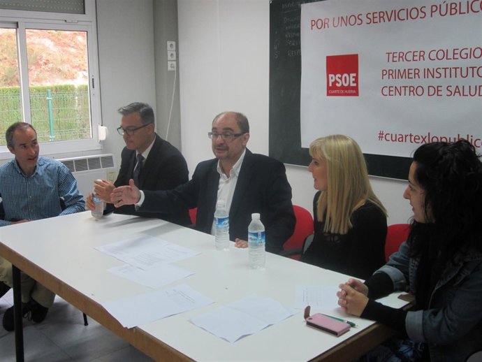 Javier Lambán con las AMPA de Cuarte de Huerva. 