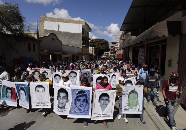 Manifestación por los estudiantes desaparecidos de Iguala (México)