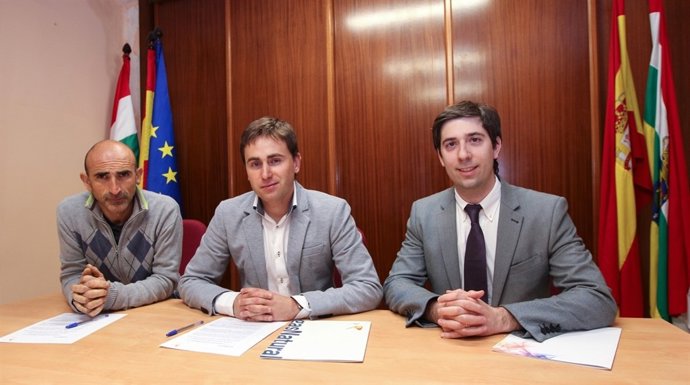 Encuentro mantenido esta tarde entre el Ayuntamiento de Nalda y Gas Natural 