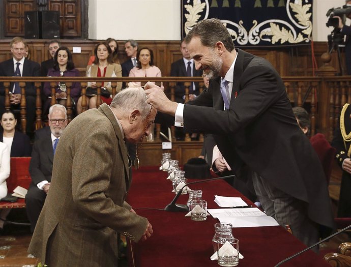 Ceremonia de entrega del Premio Cervantes a Juan Goytisolo 