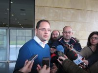 Luena (PSOE) no cree que "llegue" el "momento" de tener que decidir si incluir a Chaves en una lista electoral