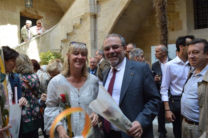 ‘Sóc De L’Oest’ Del Enigmático Señor Postu Y 'Algú Com Tu' Arrasan En Lleida