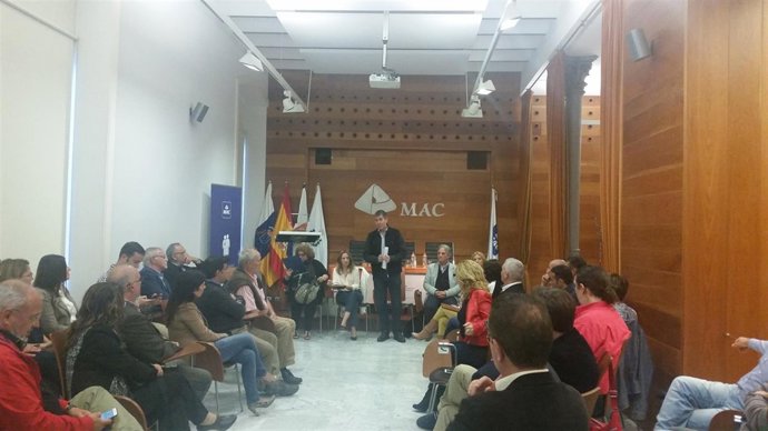 Encuentro con profesionales del sector sanitario