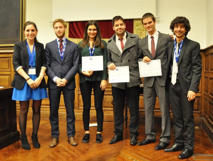 Cristina Villar, premiada en el IV Modelo de ONU de Universidad de Oviedo