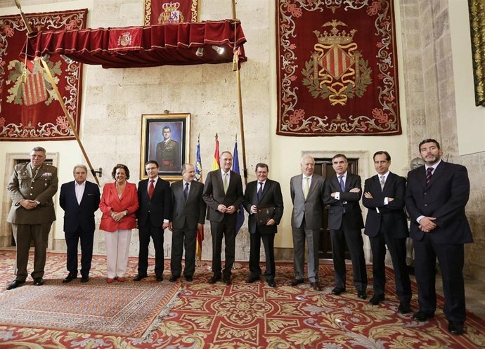 PRENSA PRESIDENCIA: Alberto Fabra Asiste A La Entrega De La Placa De Honor De La