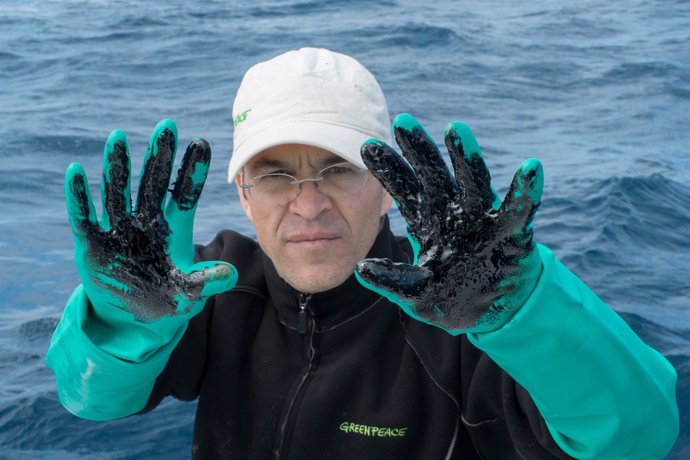 Vertido del barco pescero hundido en Canarias, Oleg Nadeynov.