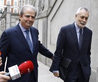 Griñán pide al TS que cite a los catedráticos de Tributario que elaboraron un contrainforme