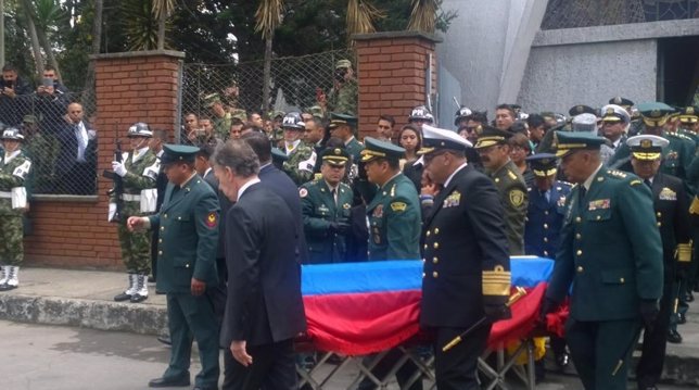 Entierro de soldados colombianos muertos por las Farc