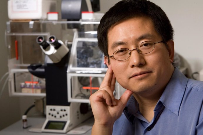 Lingchong You, profesor asociado en  Duke University