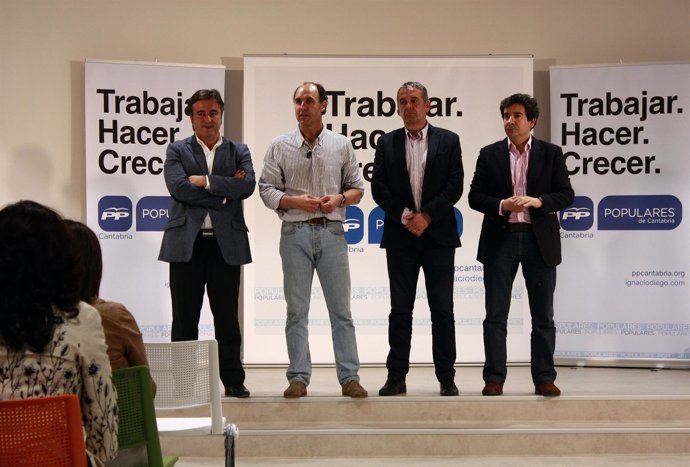 Diego con candidatos de Camargo, Astillero y Bezana