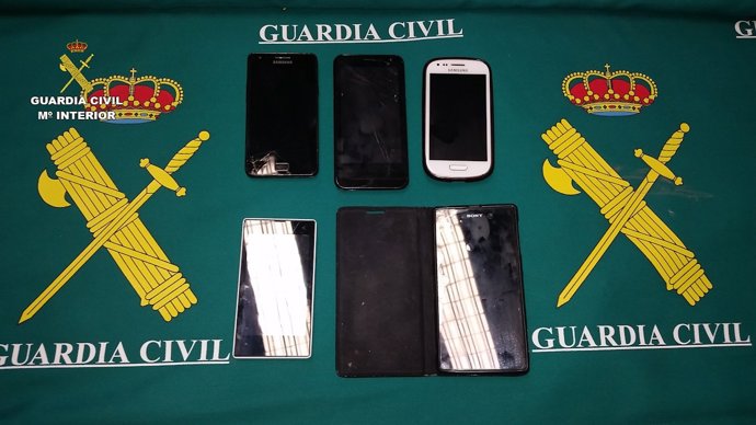 Móviles intervenidos por la Guardia Civil