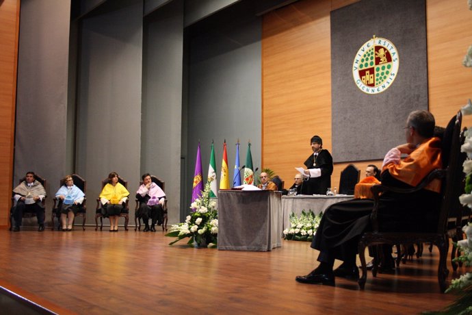 Gómez interviene en el acto de su investitdura como rector de la UJA.
