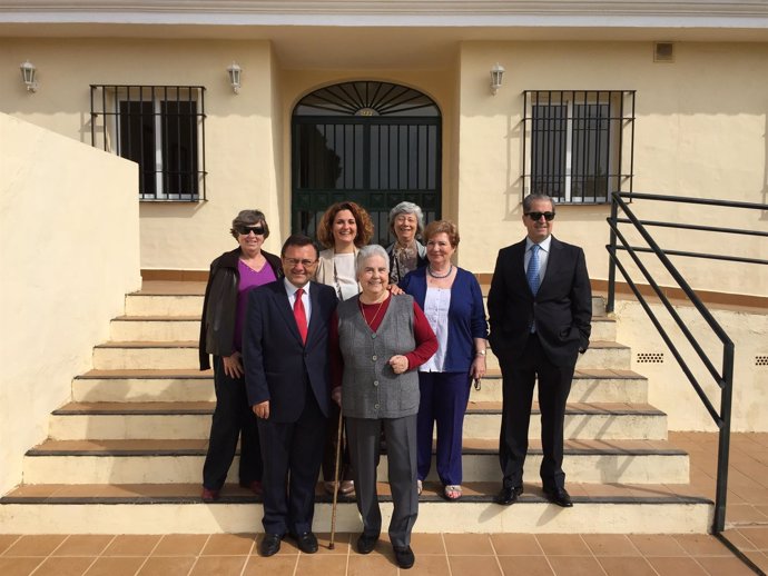 Heredia, Bernal y Serrano, PSOE, en residencia de mayores Santa Clara de Málaga