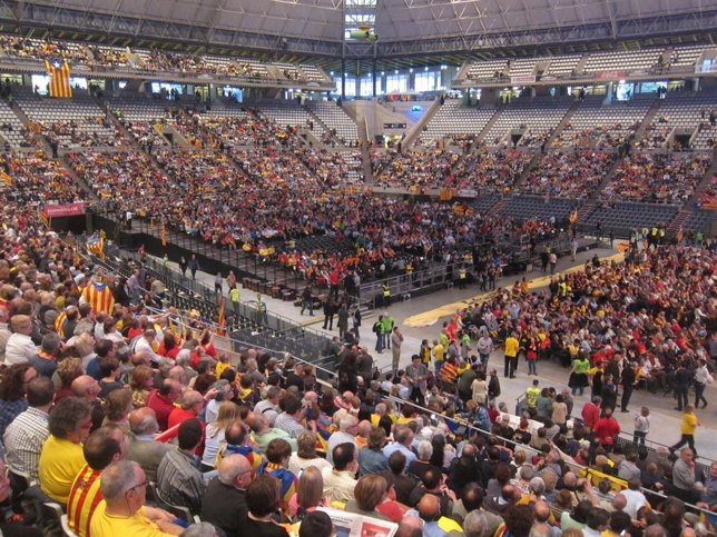 Acto de Ara és l'hora 'Tornen les urnes, tornem al carrer' en el Sant Jordi